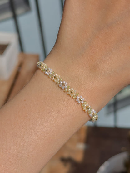 Summer Daisy Bracelets